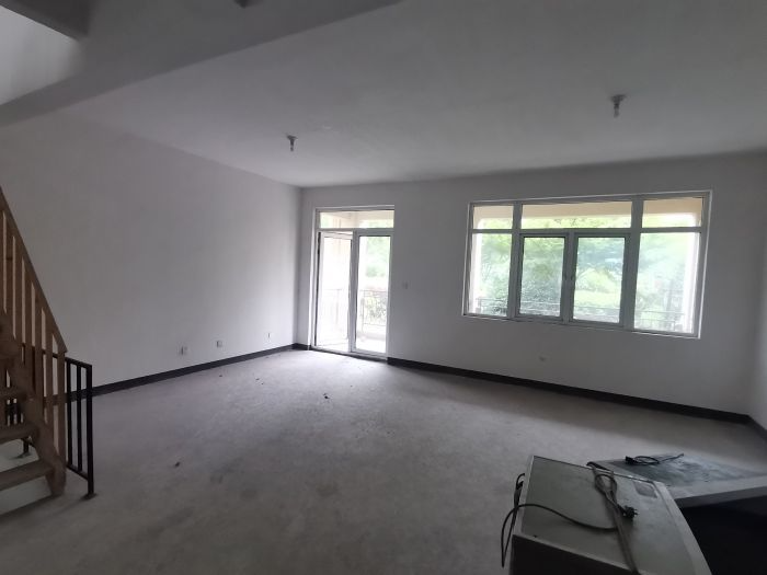 军山花园 5室2厅4卫 266.00m&sup2;