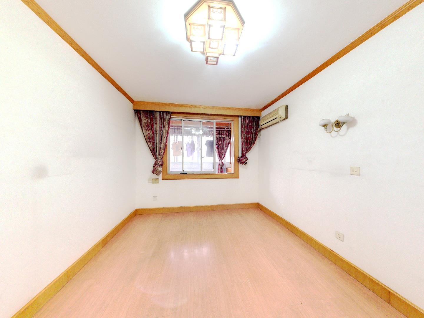 新建路新村 3室1厅1卫 109m&sup2;
