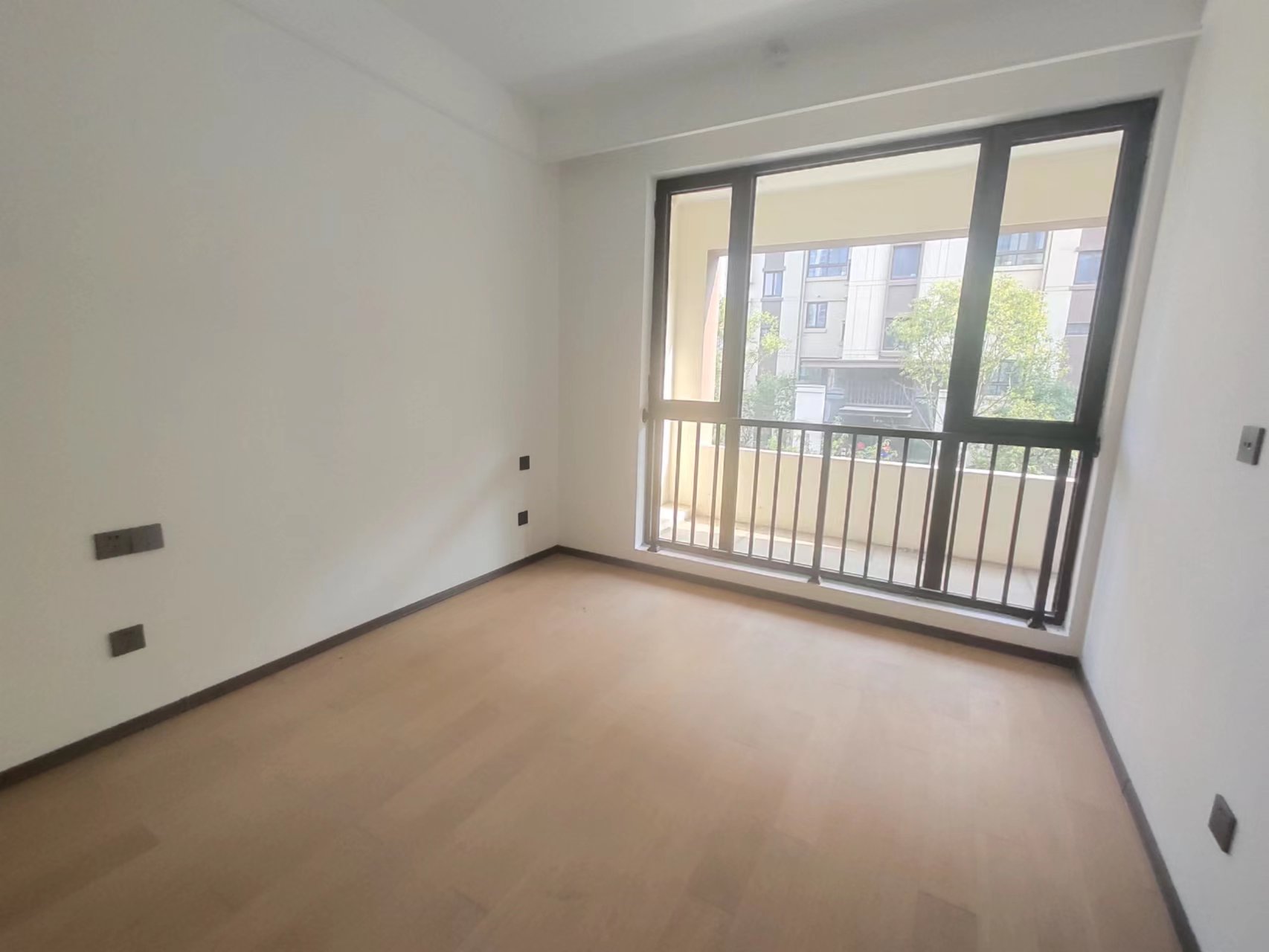 春风南岸西园 4室2厅2卫 167m&sup2;