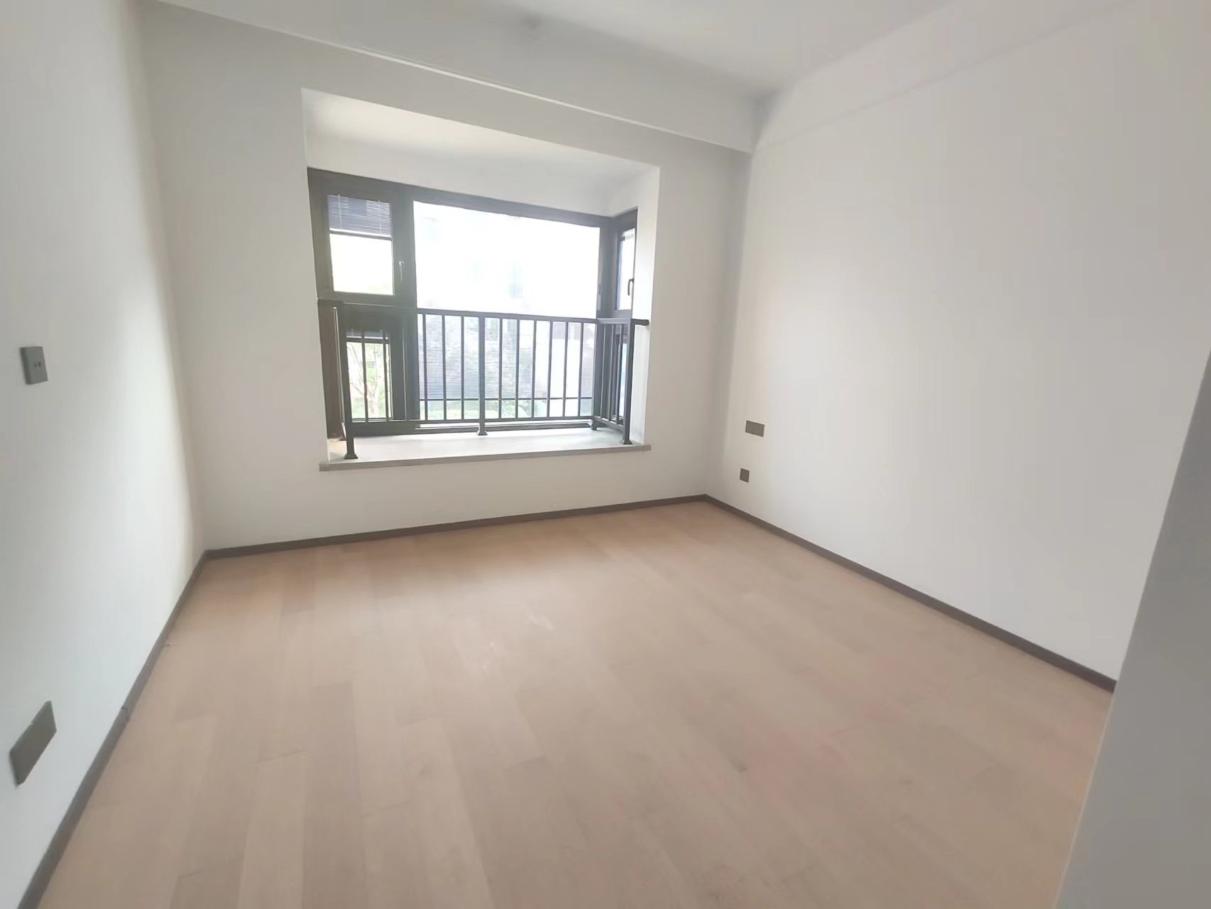 春风南岸西园 4室2厅2卫 167m&sup2;