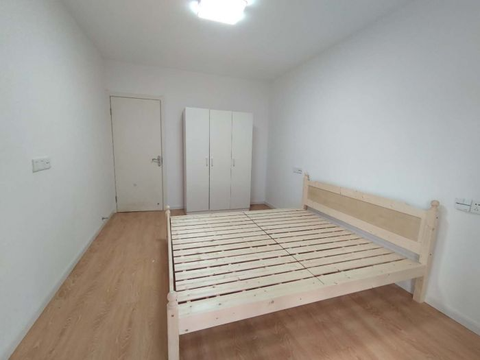 星辰花园 3室2厅2卫 133m&sup2;