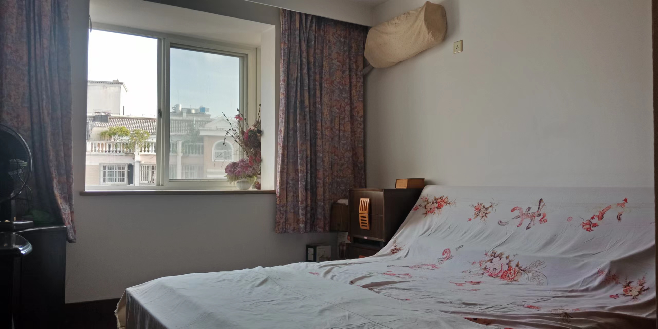 东昇花园 3室2厅1卫 127.4m&sup2;