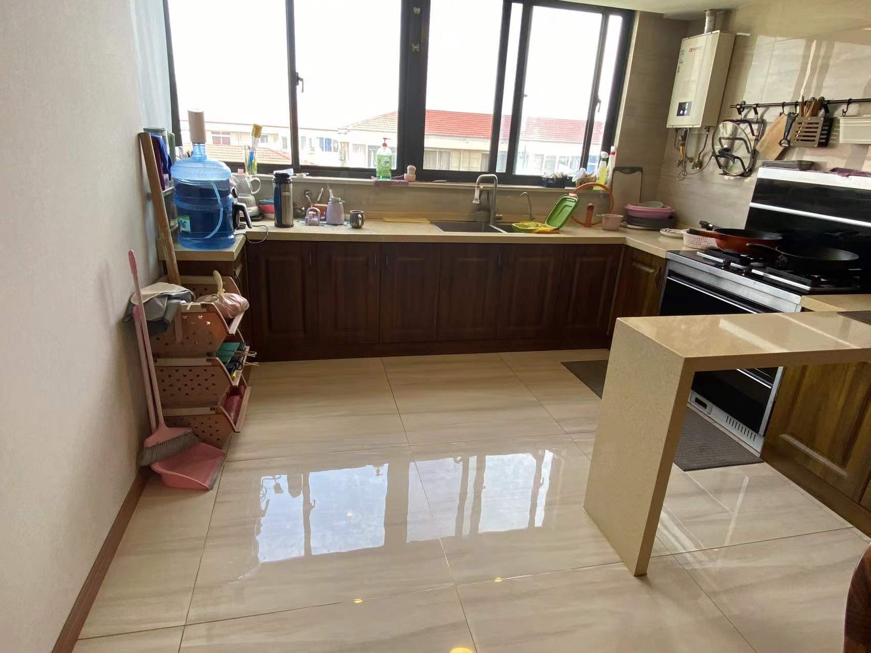 虹桥新苑 5室2厅2卫 180m&sup2;