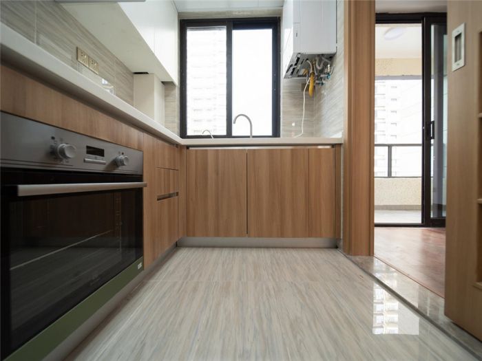 雍华府 4室2厅2卫 136m&sup2;