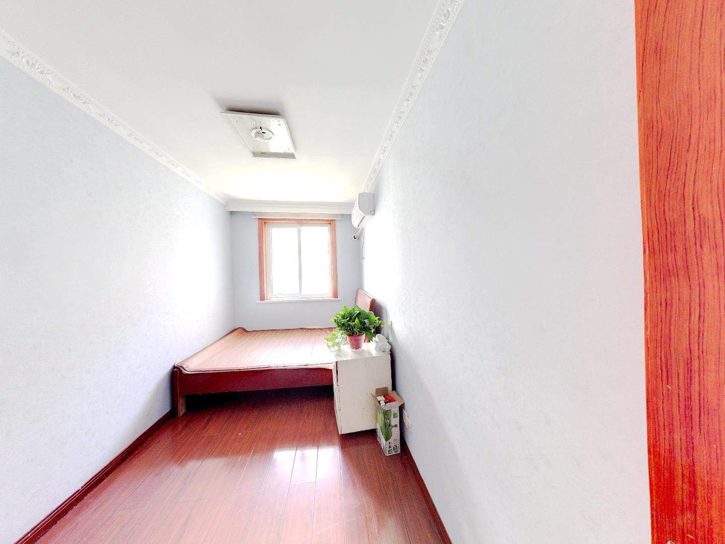 怡园新邸 4室2厅1卫 125.00m&sup2;