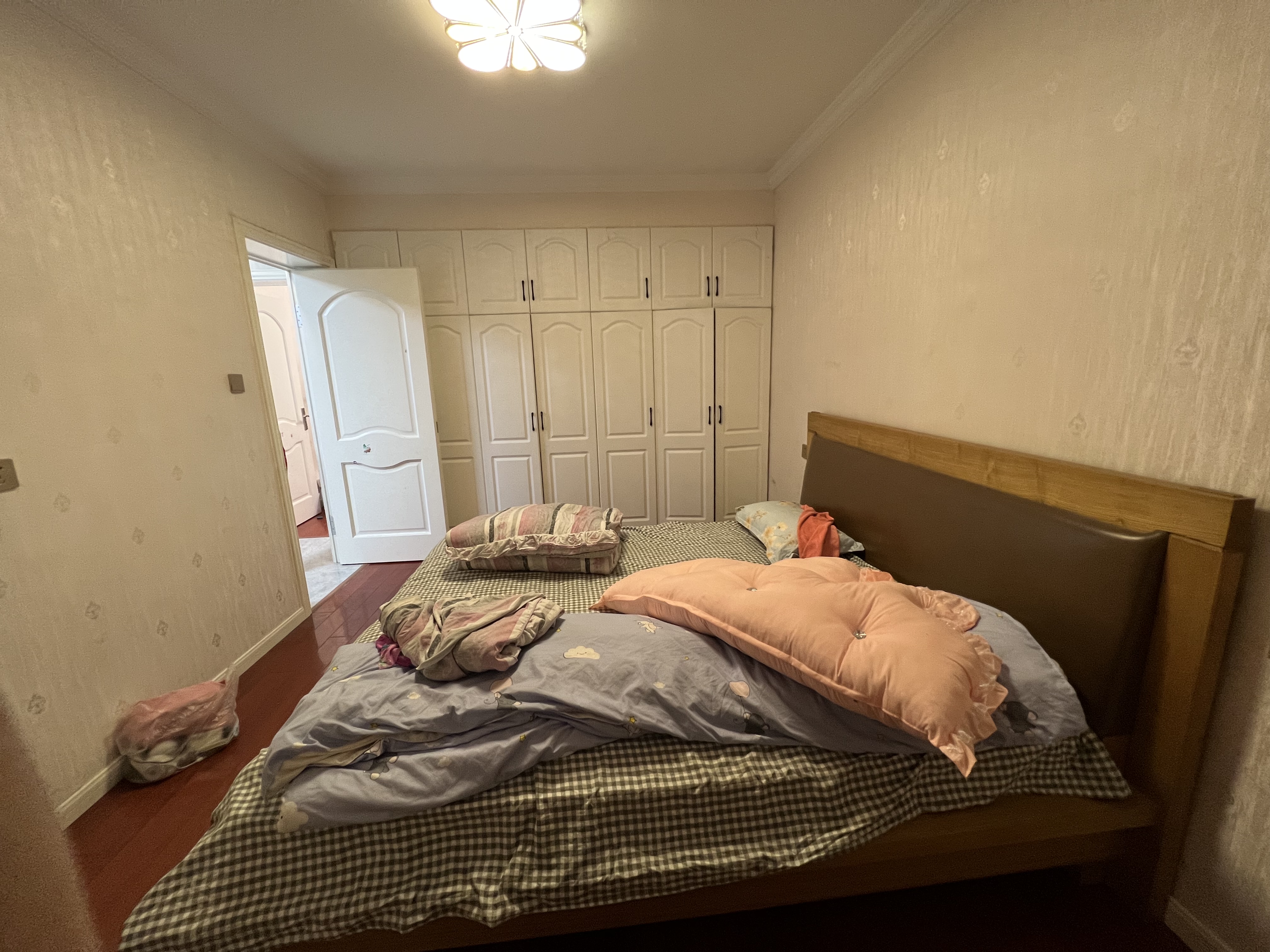 惠泽苑 3室1厅1卫 120m&sup2;