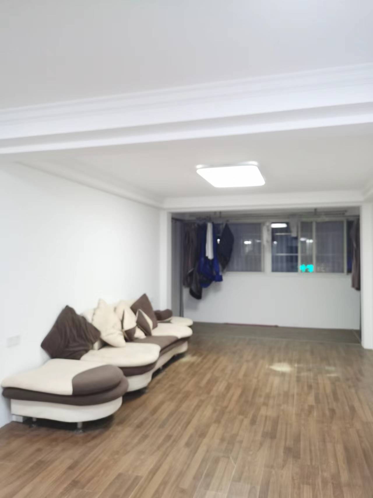 新建路新村 3室1厅1卫 120m²