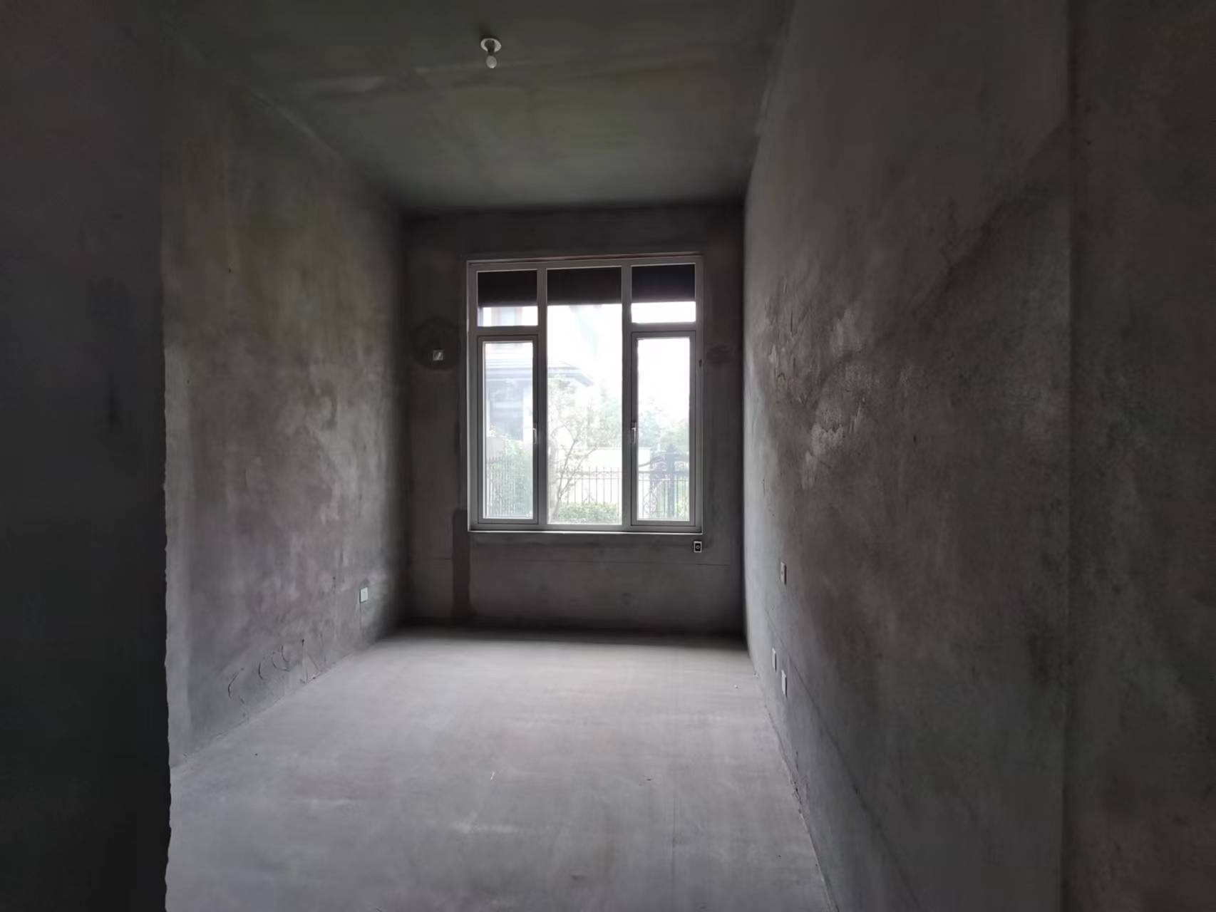 东宝&middot;怡沁园 4室2厅2卫 355.00m&sup2;