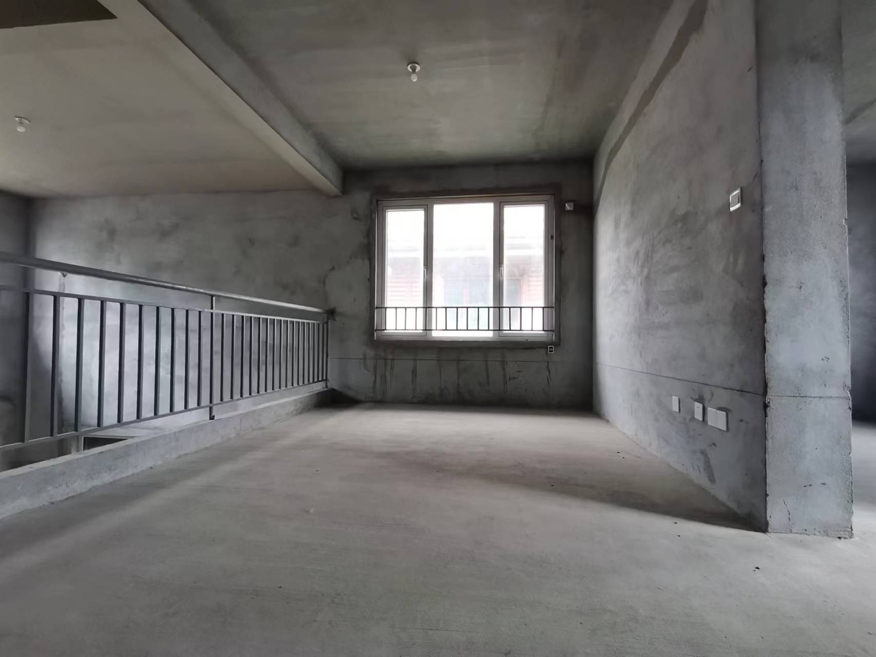 东宝&middot;怡沁园 4室2厅2卫 355.00m&sup2;