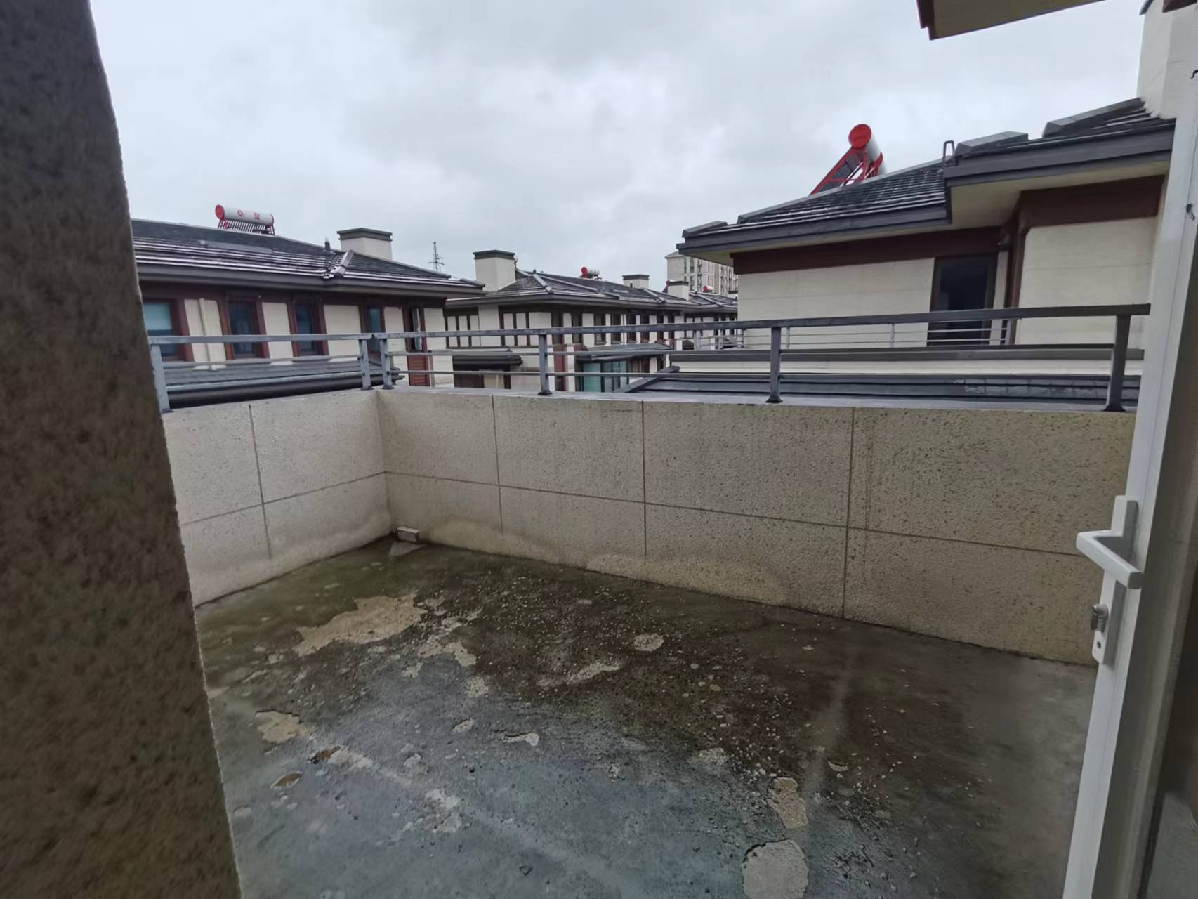 东宝&middot;怡沁园 4室2厅2卫 355.00m&sup2;