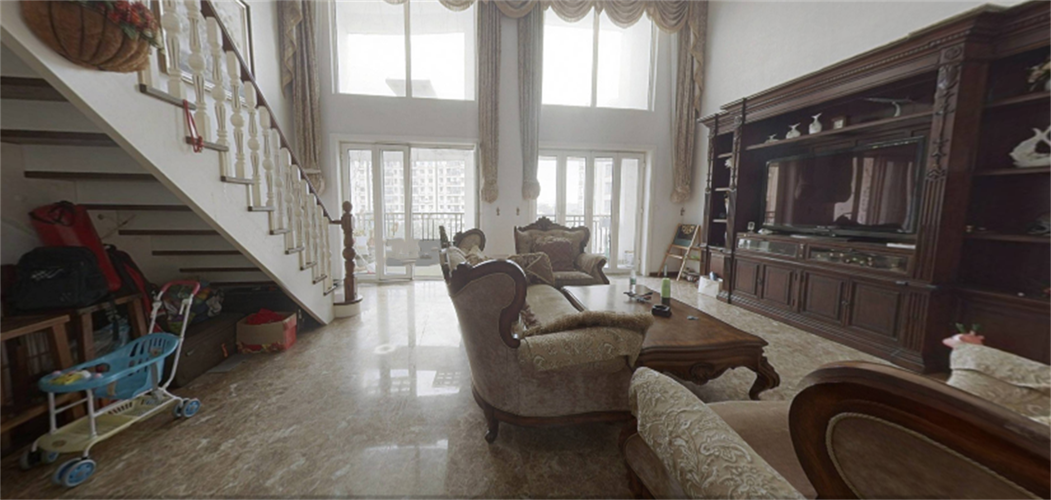 优山美地花园南区 4室2厅2卫 331.00m&sup2;