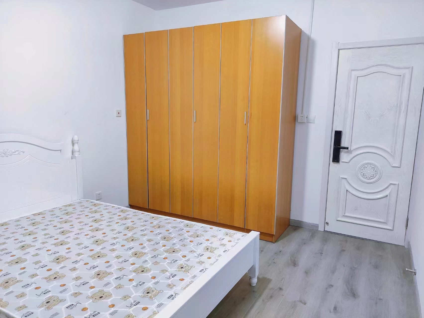 兴石花园 3室2厅2卫 130m&sup2;