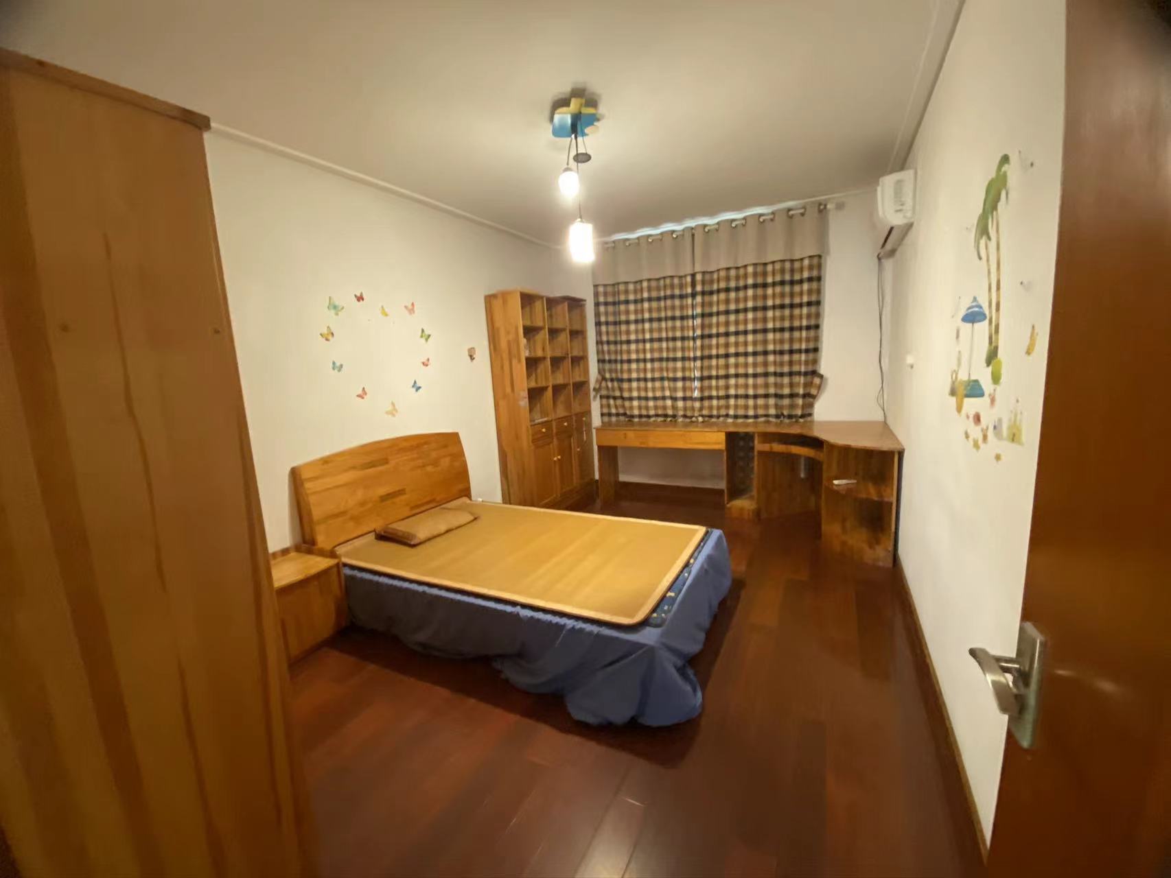 朝晖花园 3室2厅1卫 142m&sup2;