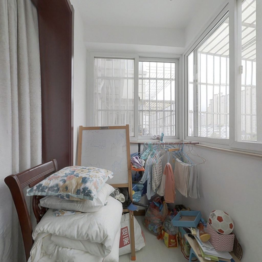 世纪新城 2室厅卫 82m&sup2;