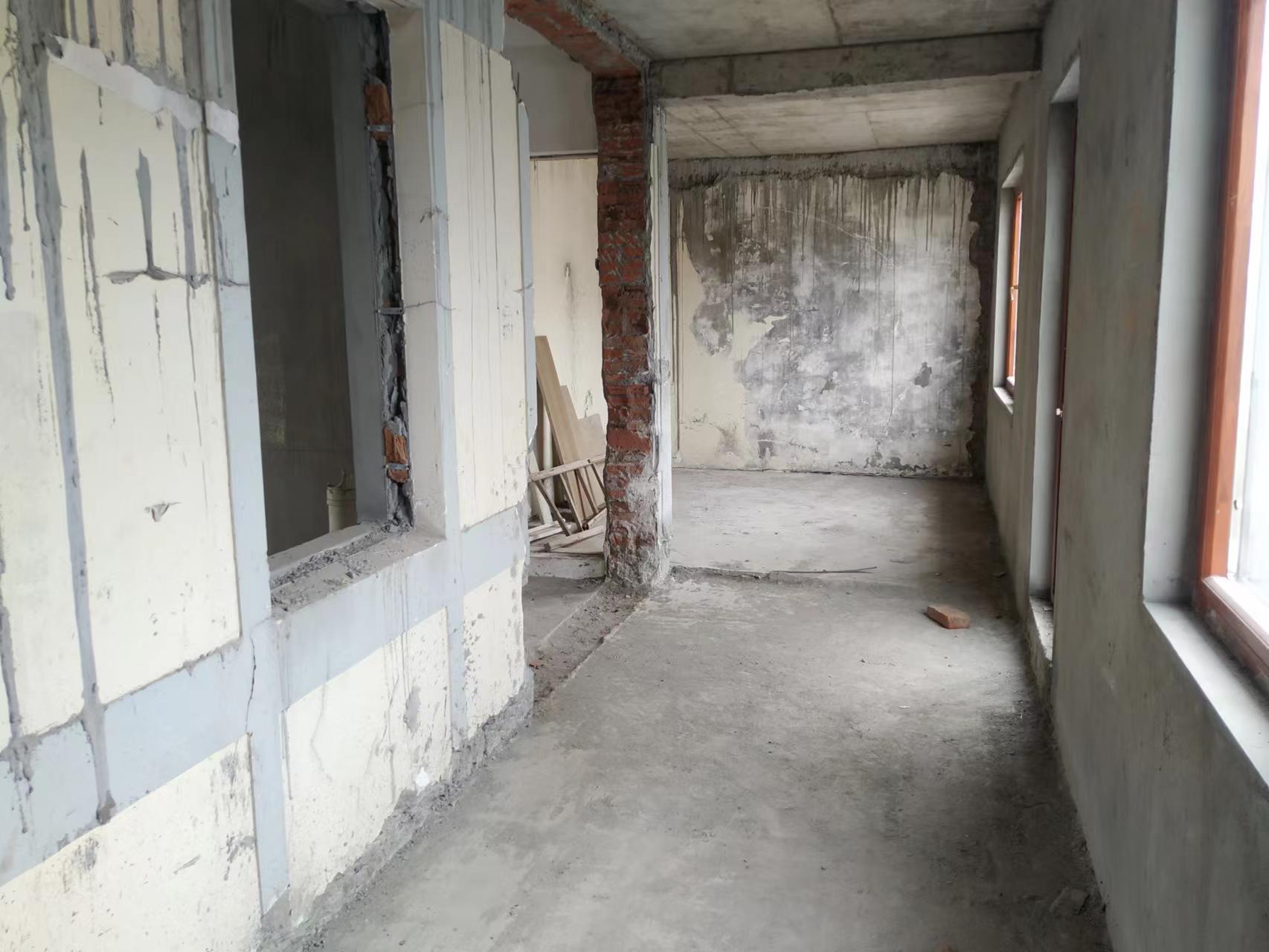 东郊庄园 4室3厅3卫 368.00m&sup2;