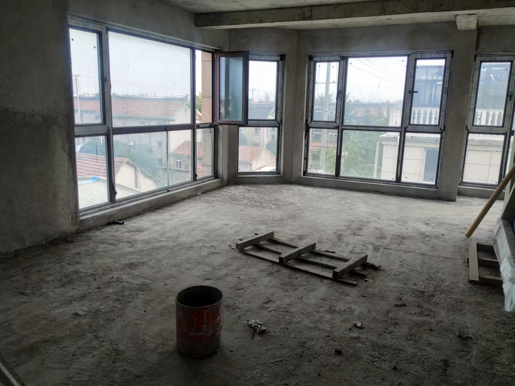 东郊庄园 4室3厅3卫 312.00m²
