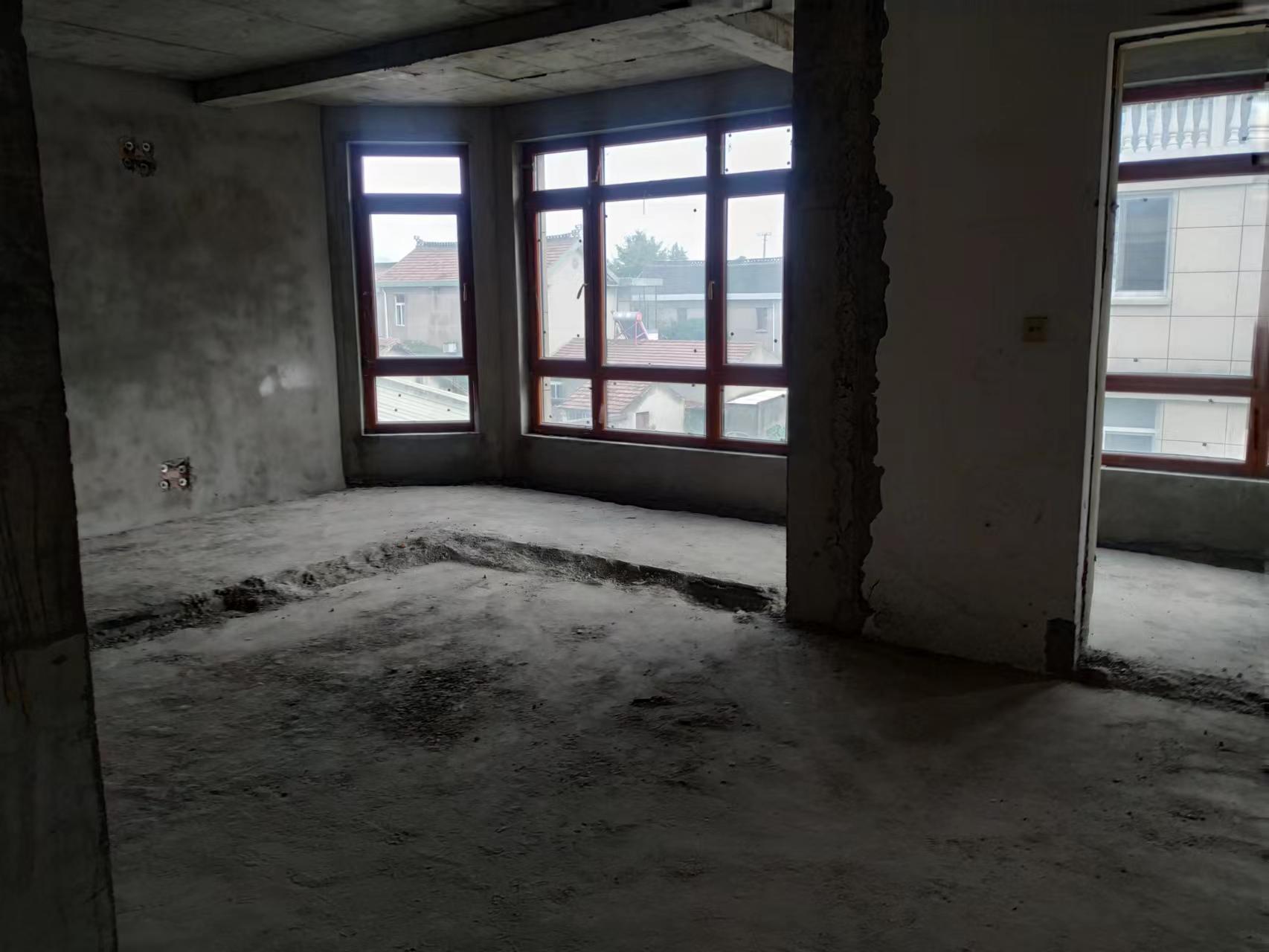 东郊庄园 4室3厅3卫 368.00m&sup2;
