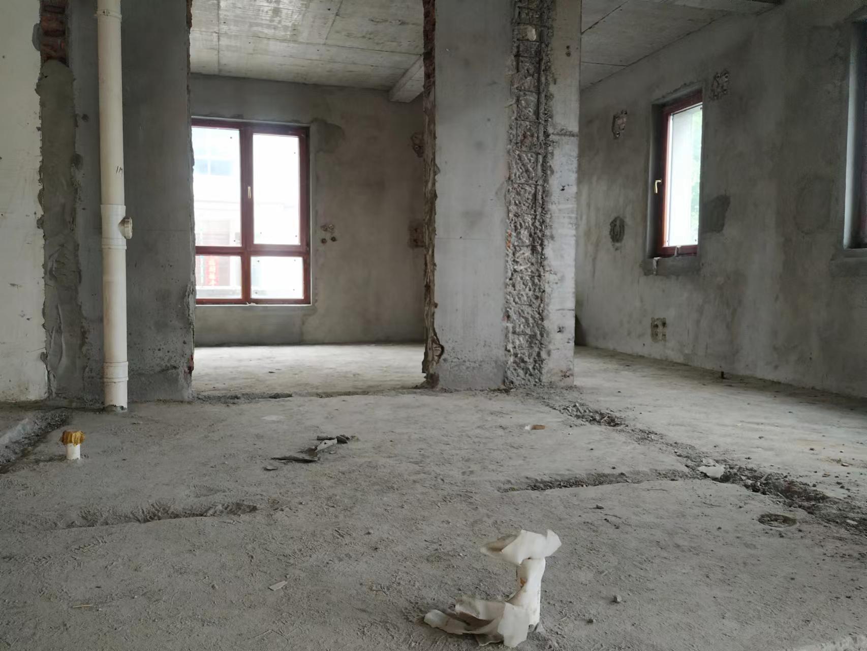东郊庄园 4室3厅3卫 368.00m&sup2;