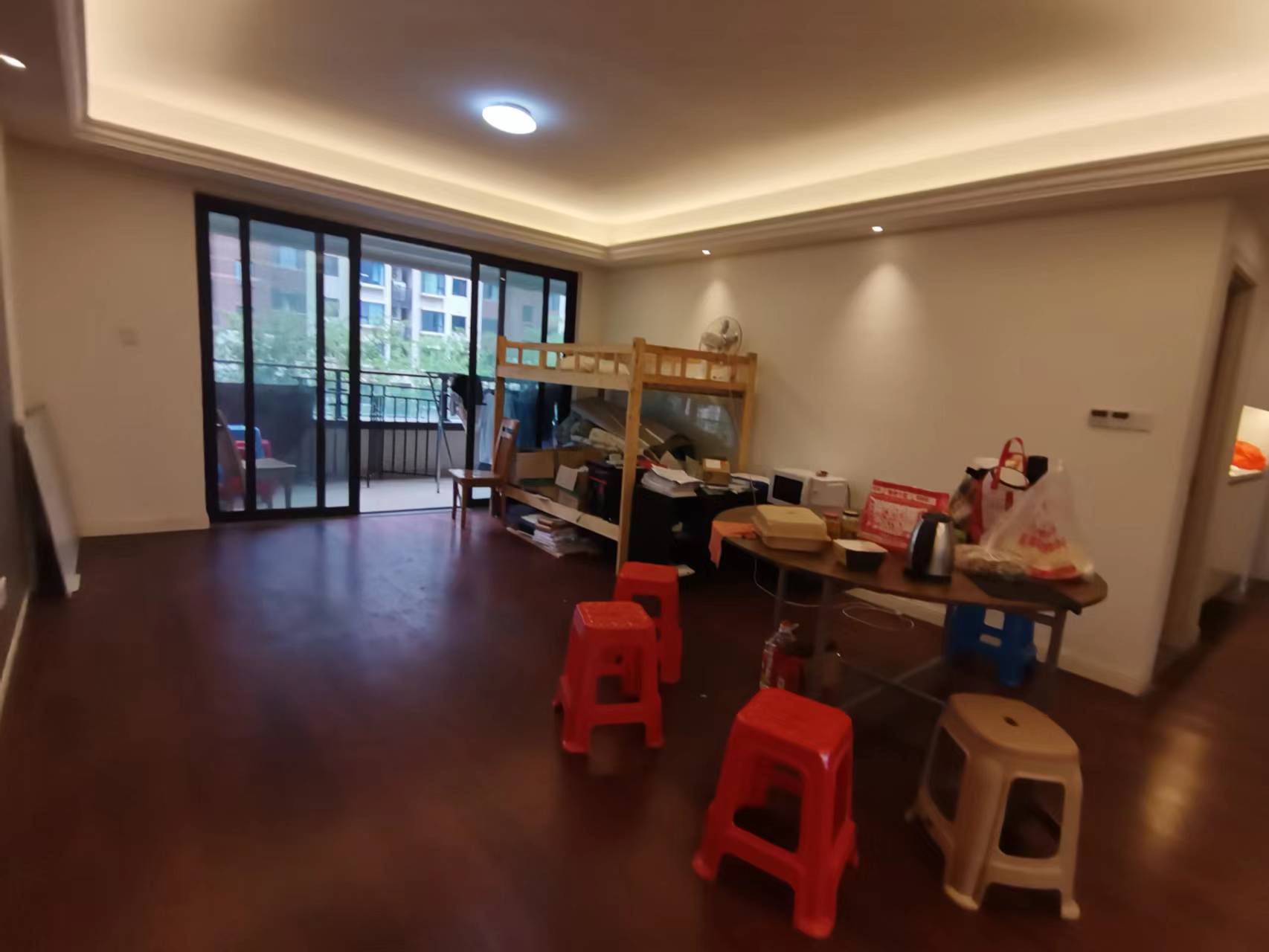 红星天铂 5室2厅2卫 160.00m²
