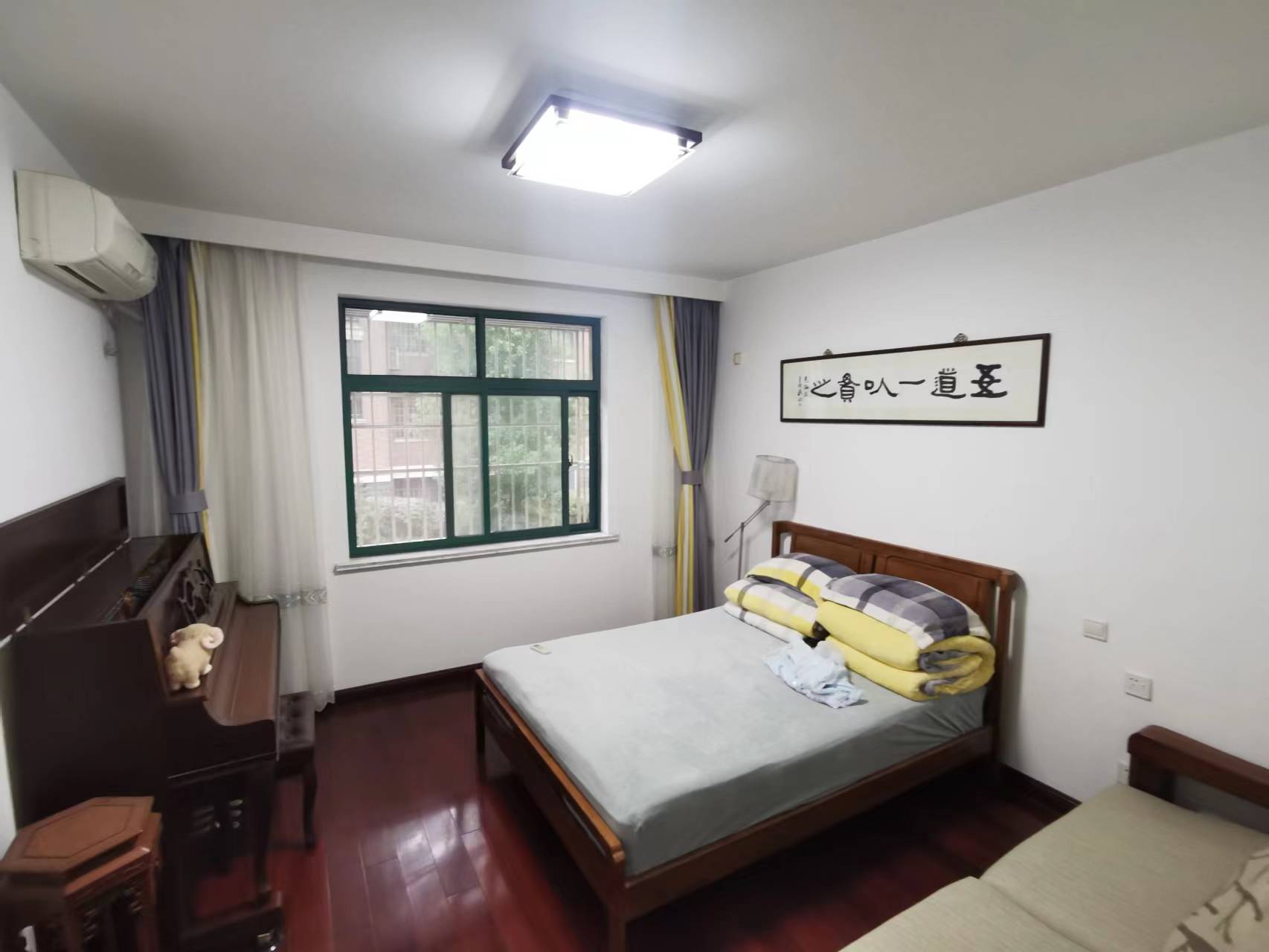 凤凰莱茵苑 4室2厅3卫 210.59m&sup2;