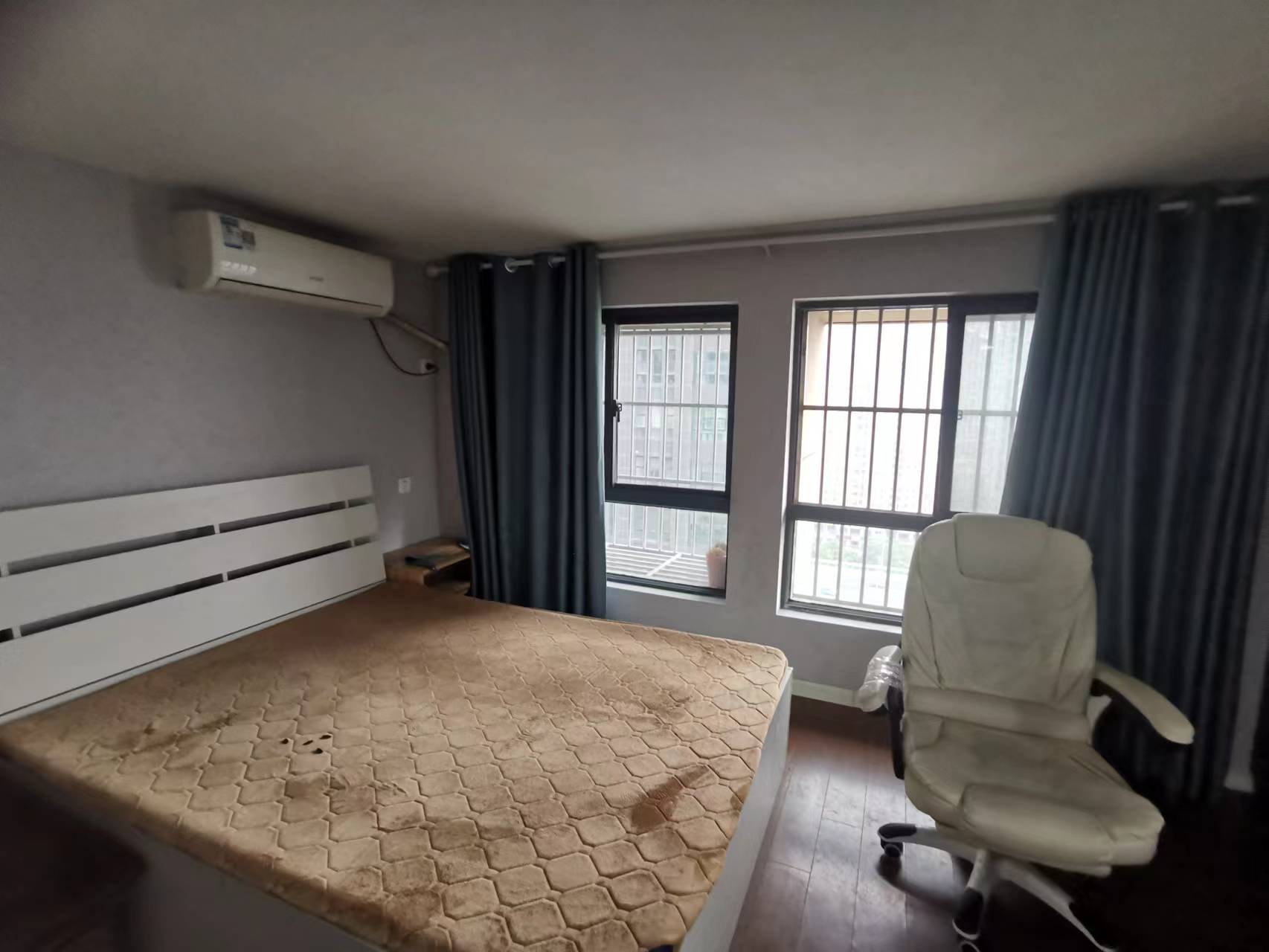 金贸公寓 1室1厅1卫 101m&sup2;