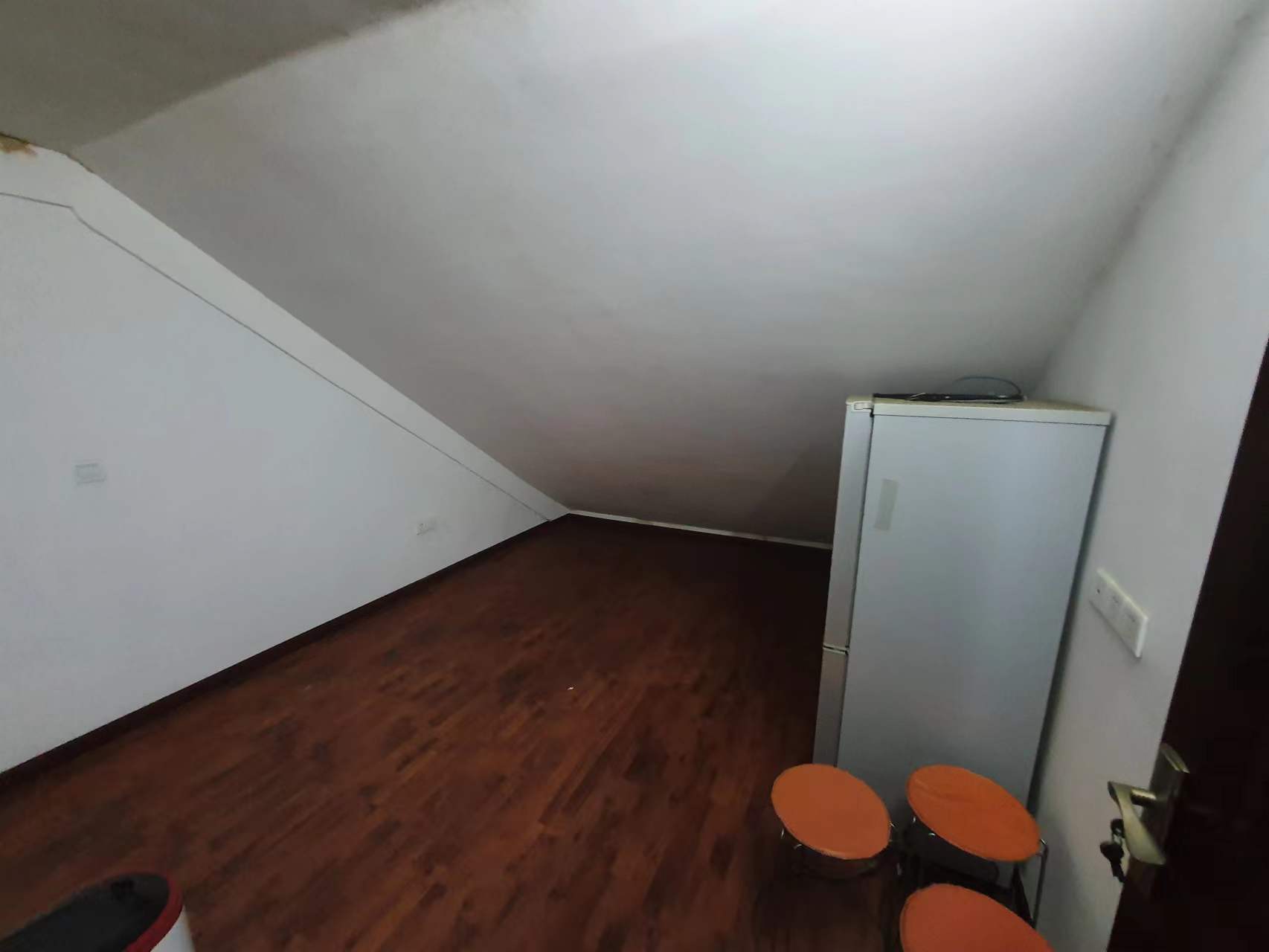 五山新苑 3室2厅2卫 90m&sup2;