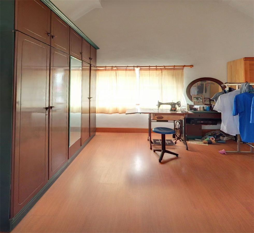 千禧园 5室2厅2卫 250.00m&sup2;