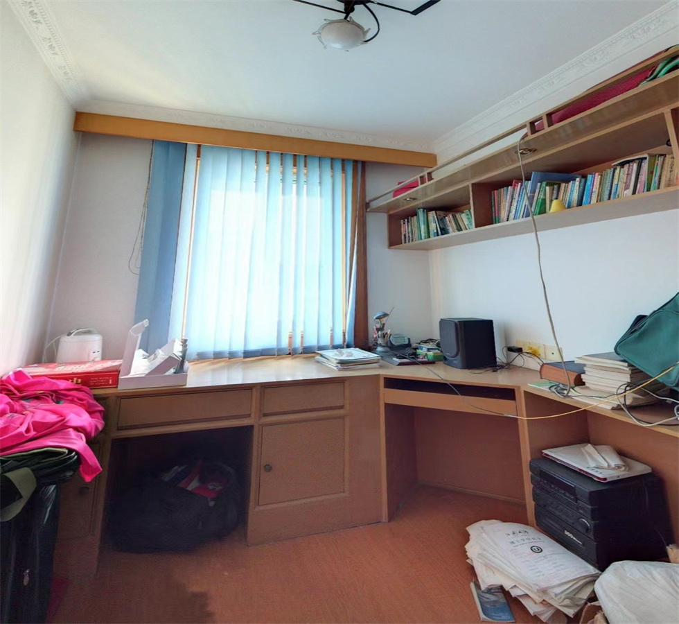 千禧园 5室2厅2卫 250.00m&sup2;