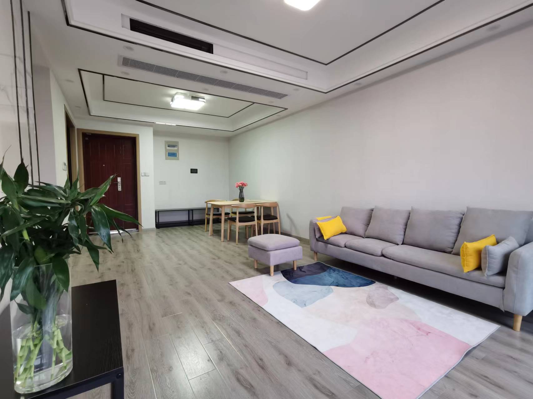 中南世纪花城三期 3室2厅1卫 102m&sup2;
