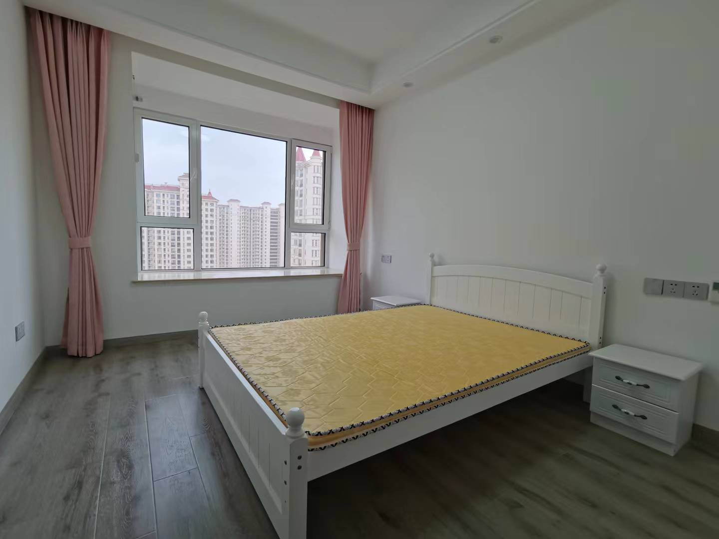 中南世纪花城三期 3室2厅1卫 102m&sup2;