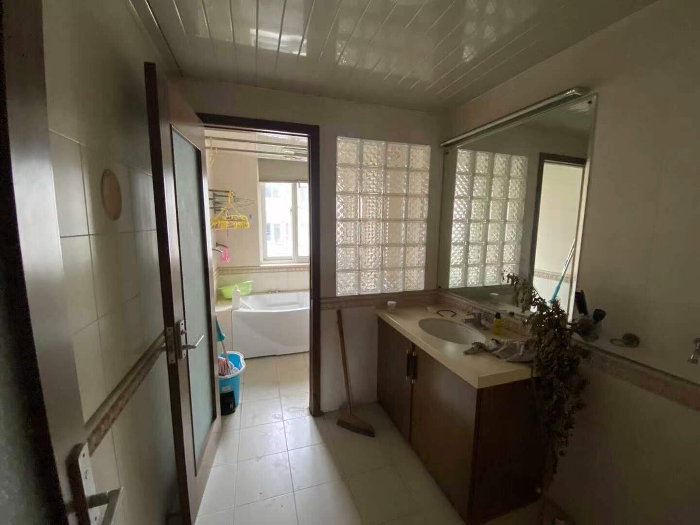 北濠山庄 3室2厅2卫 140m&sup2;