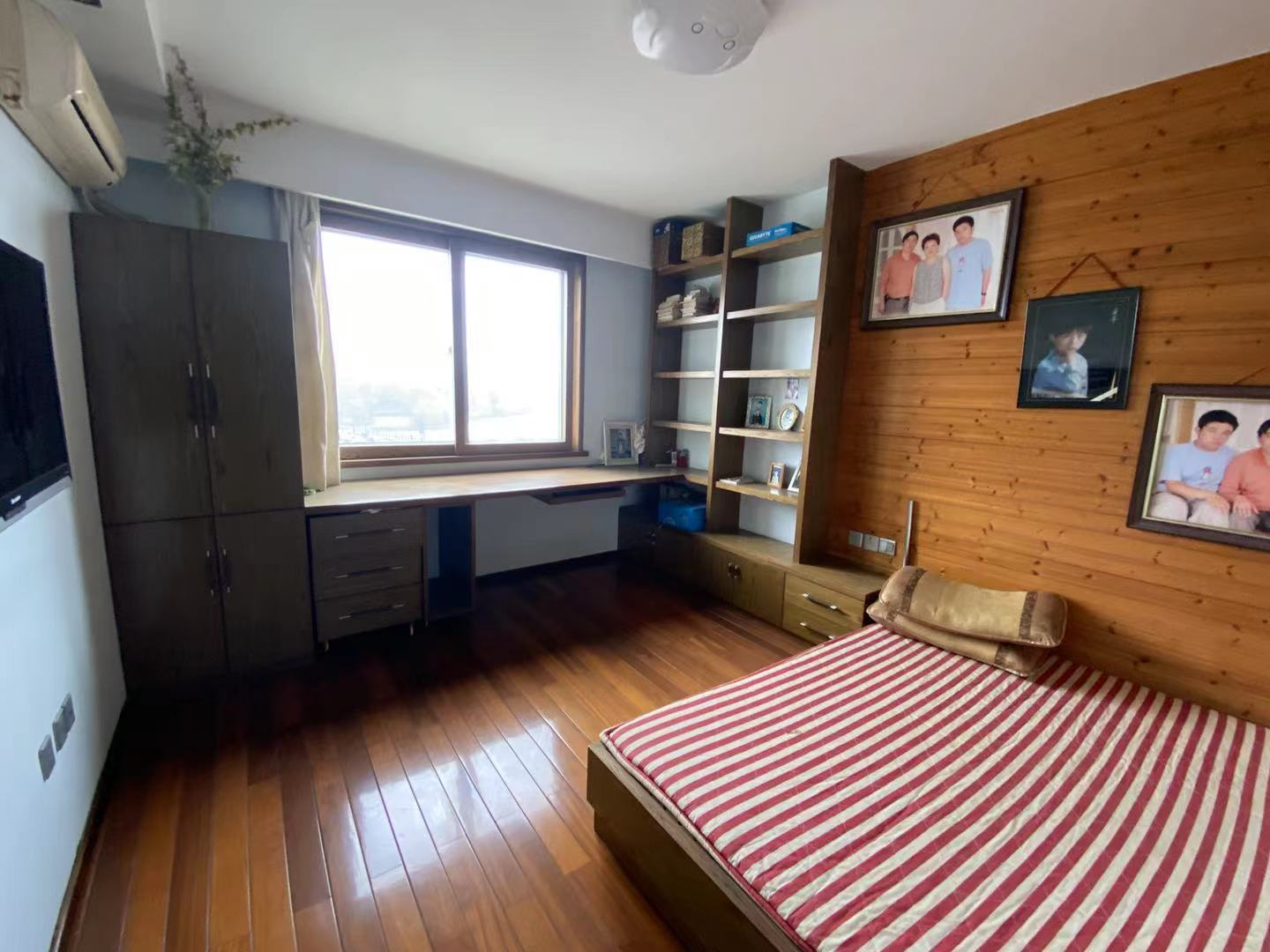 北濠山庄 3室2厅2卫 140m&sup2;
