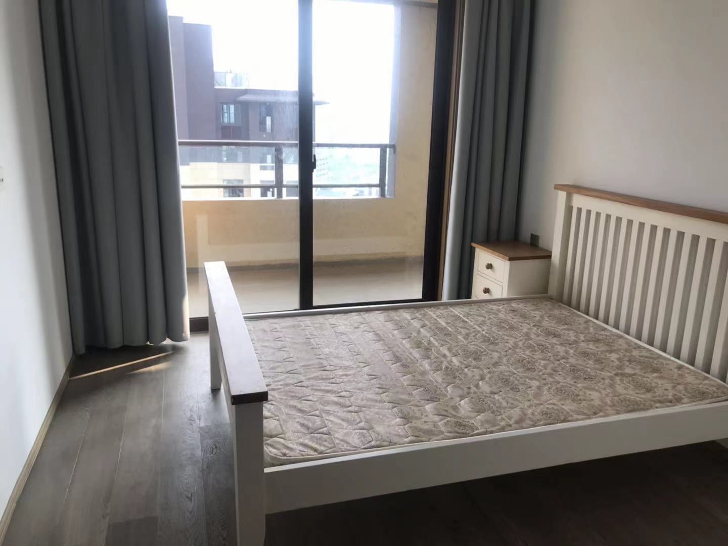 珑府 3室2厅2卫 125m&sup2;