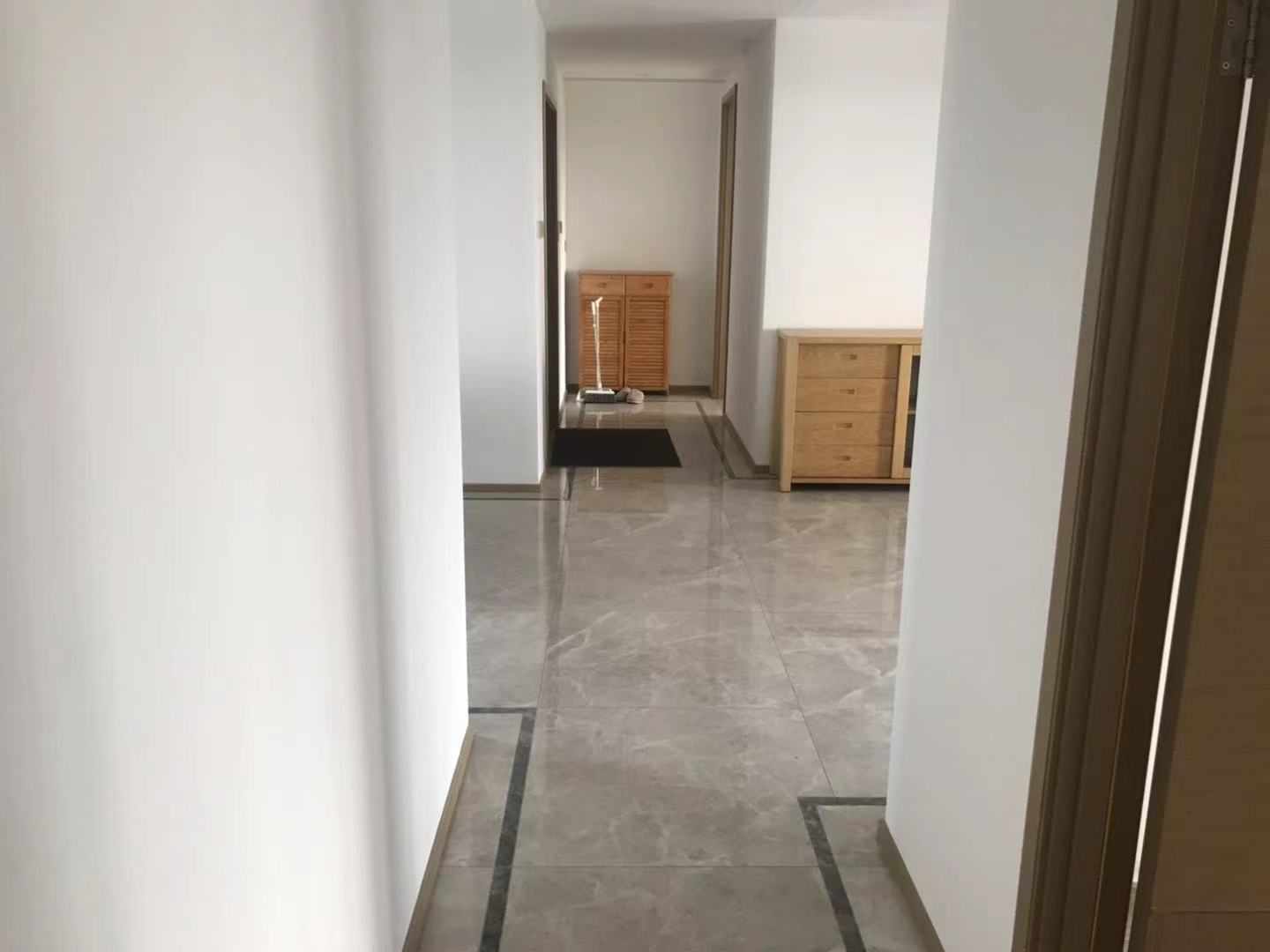 珑府 3室2厅2卫 125m&sup2;