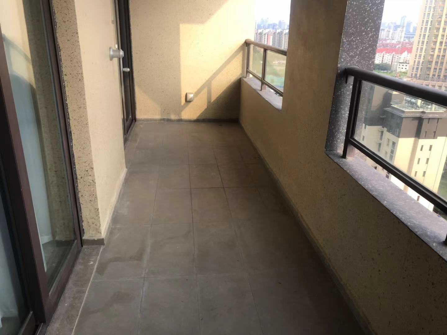 珑府 3室2厅2卫 125m&sup2;