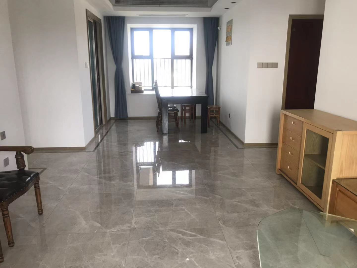 珑府 3室2厅2卫 125m&sup2;