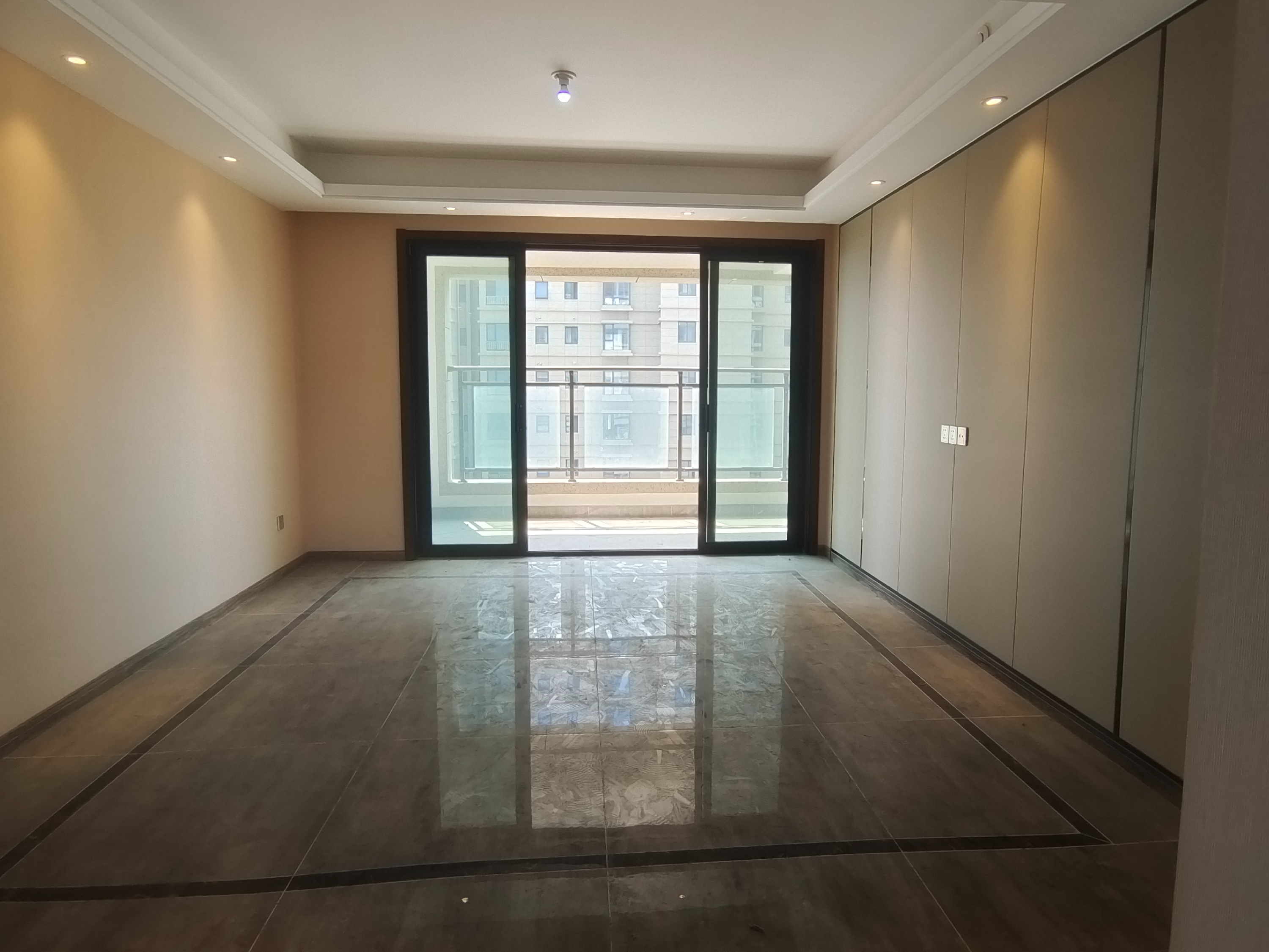 远创樾府 4室2厅2卫 126.80m&sup2;