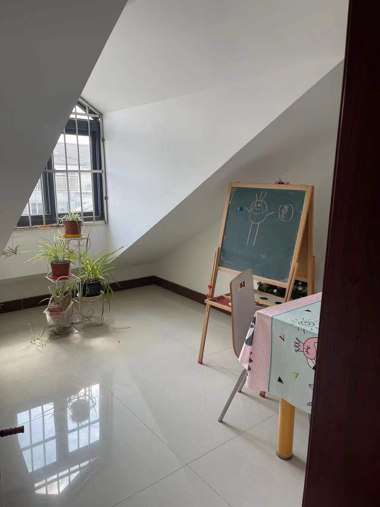 星宇花园 4室2厅2卫 112m&sup2;