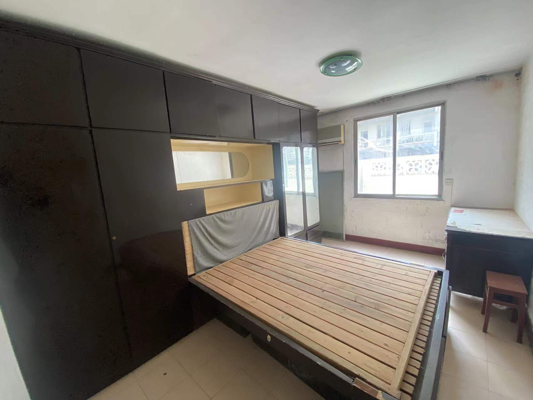 易家桥新村 4室1厅1卫 90.00m&sup2;