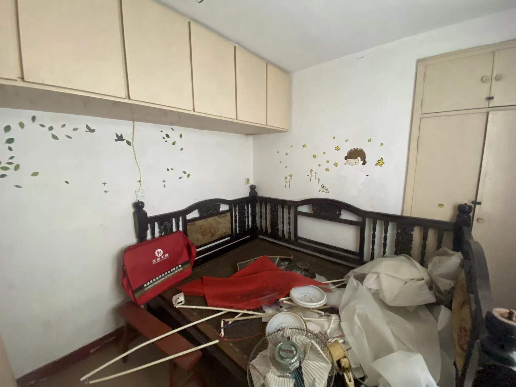 易家桥新村 4室1厅1卫 90.00m&sup2;