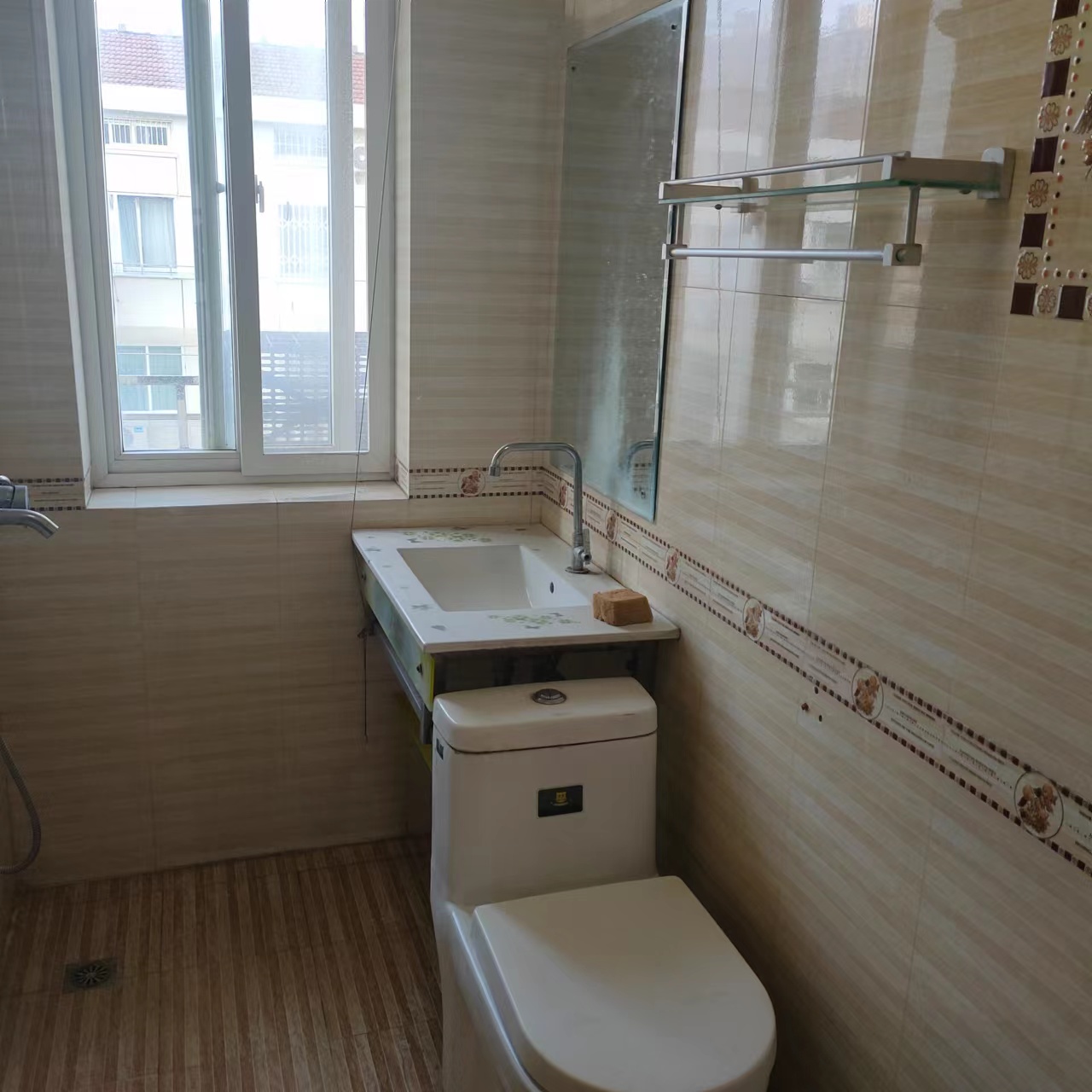 学田北苑 3室2厅1卫 130m&sup2;