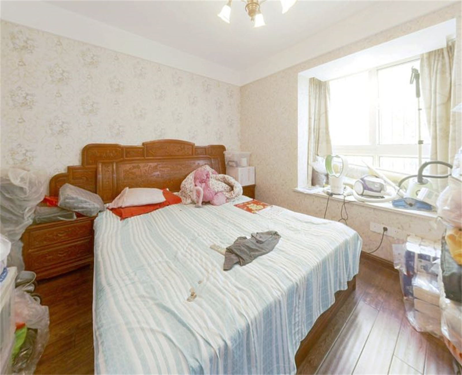 新东方花苑 3室2厅2卫 140.50m&sup2;