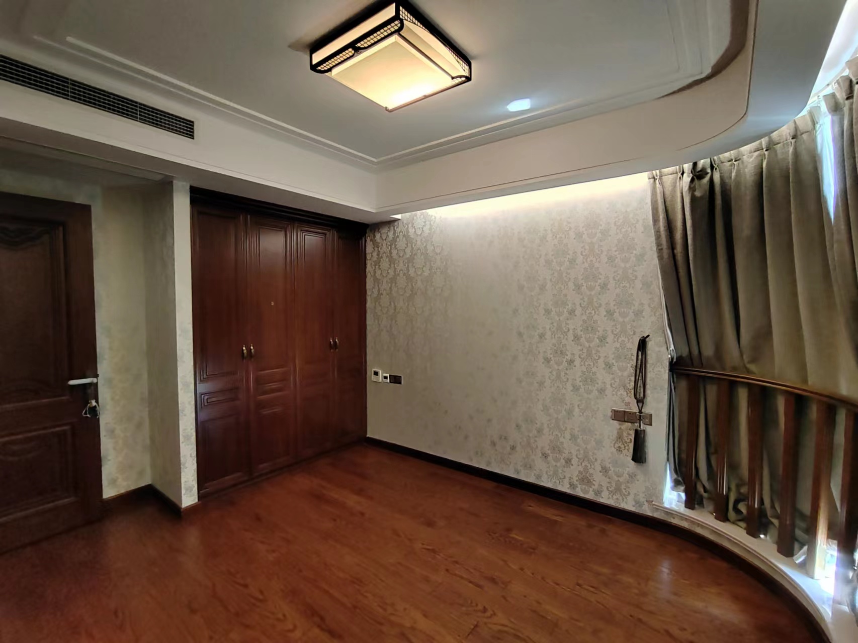 绿城玉兰公寓 3室2厅2卫 165m&sup2;