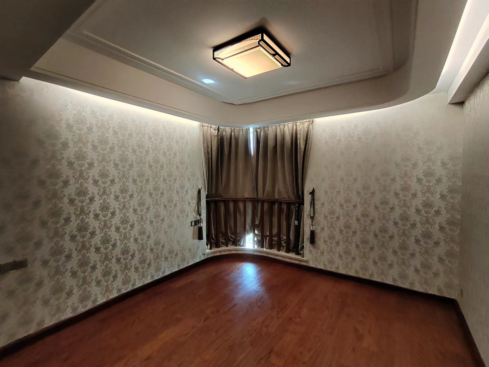 绿城玉兰公寓 3室2厅2卫 165m&sup2;