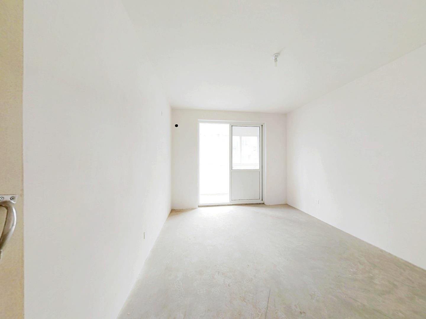 新苑华庭 2室2厅1卫 82m&sup2;