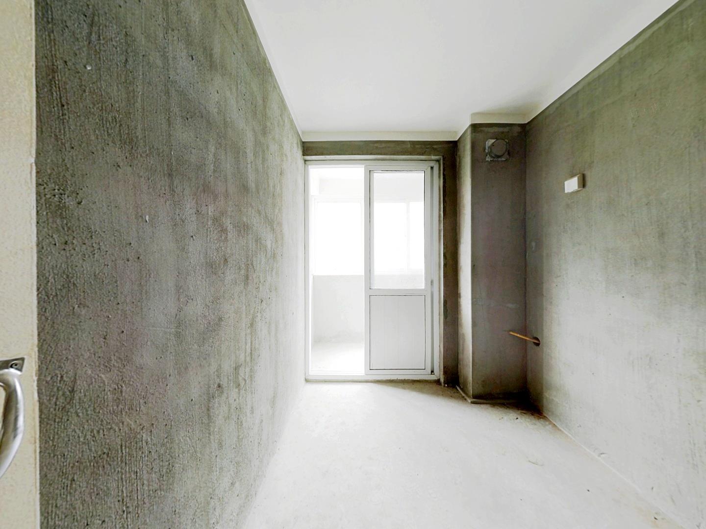 新苑华庭 2室2厅1卫 82m&sup2;