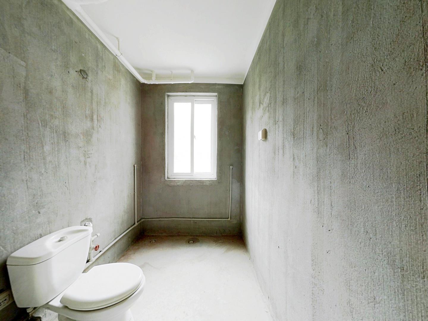 新苑华庭 2室2厅1卫 82m&sup2;