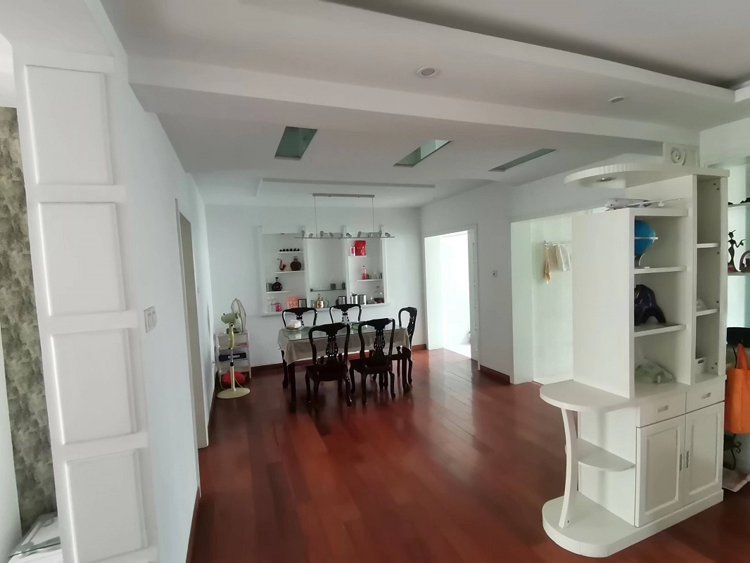 天馨花苑 3室2厅1卫 132m&sup2;