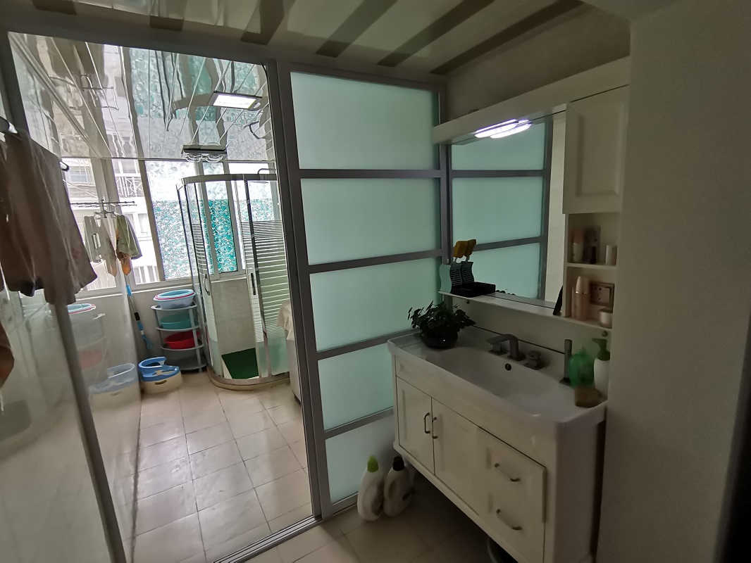 天馨花苑 3室2厅1卫 132m&sup2;