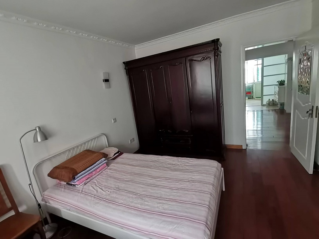 天馨花苑 3室2厅1卫 132m&sup2;